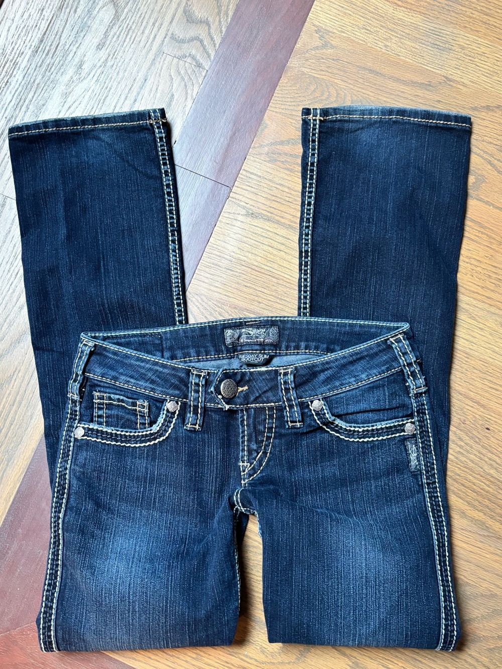 Silver Jeans Co. Size W26/L31 Tuesday Slim Bootcut Y2K Dark Wash Contrast Stitch